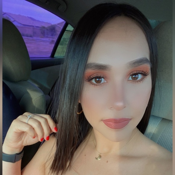 Meet your Posher, Eva - Picture 2 of 3